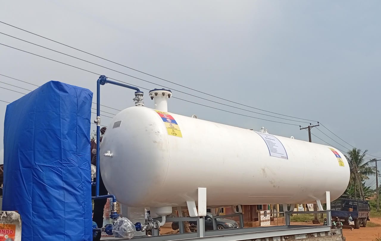3.5tons Complete skids Installation with Local Dispenser (Price:10.5m) While with Imported Dispense (Price:12M))
