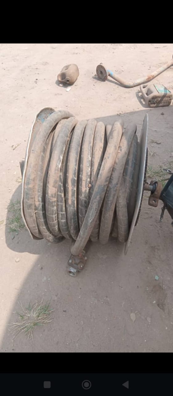 Bobtail hose  (Price: 1.5M)